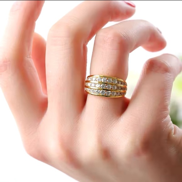 NWT Gold Tone 3 Line Cubic Zirconia Bohemian Fashion Ring size 9 - Picture 3 of 6